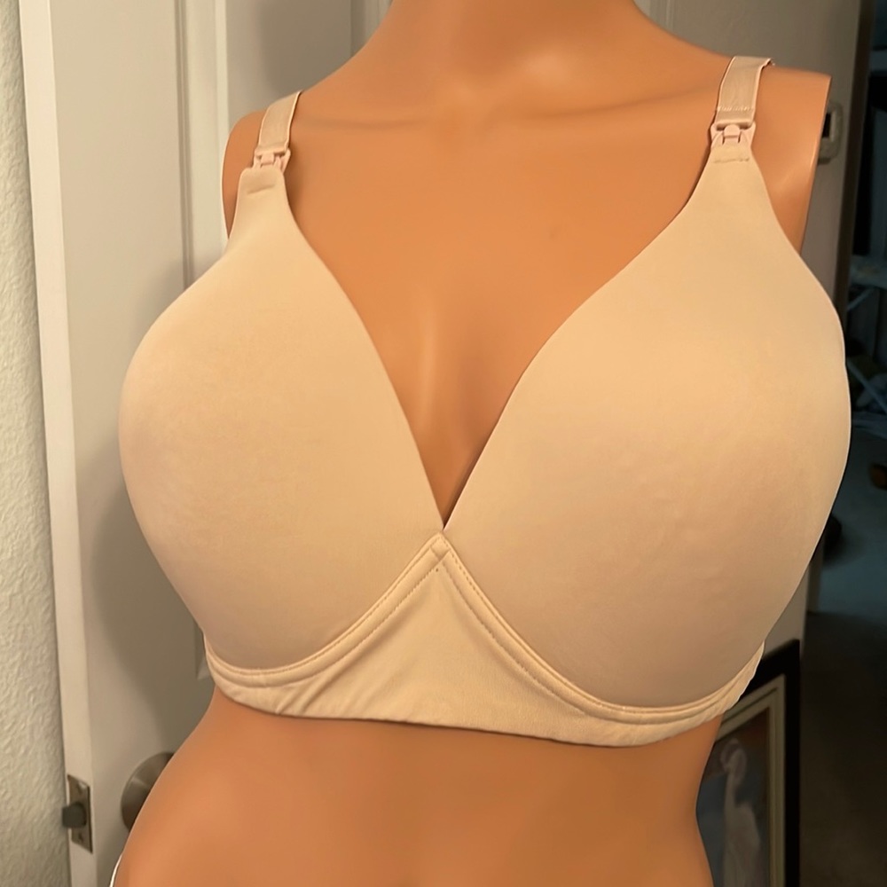 MOTHERHOOD INTIMATES NURSING BRA.. Like new, appears never worn. Beige, size 38G